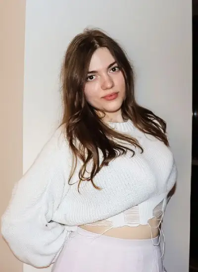 Suzaina Russian Escort